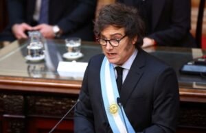 O governo enviou as reformas trabalhistas ao parlamento e está acelerando a aprovação antes do discurso de Milei em 1º de março.