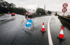 A PO-11, entre Marín e Pontevedra, está fechada pelo quarto dia consecutivo, depois de ter sido inundada.