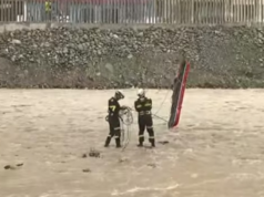 PNP e bombeiros explicam esforços de busca de socorristas desaparecidos no rio Rímac