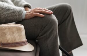 O reformado em greve de fome com base na “água, café e tabaco” termina o protesto sobre a qualidade da alimentação nas habitações: “Pagam-se 6,98€ por 4 refeições por residente por dia”