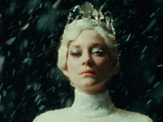 O grande filme de 2025 que não passou no cinema e subiu aos palcos: uma lenda sombria com Marion Cotillard