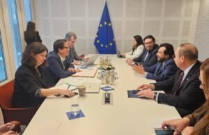 O vice-presidente de El Salvador reforça a cooperação e oferece progresso em segurança às autoridades europeias