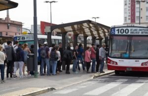 Governo ameaça retirar estatuto sindical dos transportes ferroviários e rodoviários se a greve prosseguir amanhã