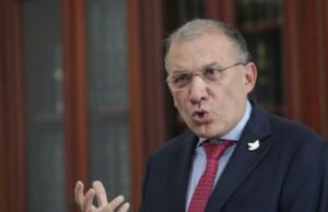 Roy Barreras pede apoio a Gustavo Petro antes da reunião com Donald Trump em meio a uma disputa bilateral
