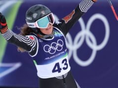 Sarah Schleper foi desclassificada do teste final por causa do tamanho de seus esquis