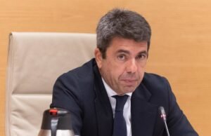 O conselheiro Carlos Mazón dá uma nova versão do que o ex-presidente fez nos tempos da DANA ao dizer que chegou a Palau às 19h30.