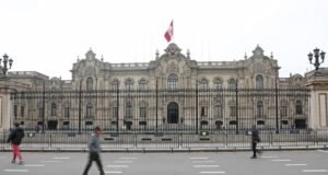 Peru completará 24 horas sem presidente: Congresso expulsa José Jerí e fixa prazo para novas eleições