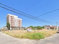 Encontraram o corpo de uma mulher em um terreno baldio em Punta Mogotes e prenderam a amiga dela pelo crime.