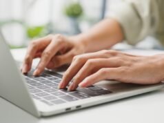 Um funcionário foi despedido por passar 57 horas da sua jornada de trabalho a navegar na Internet “para fins pessoais”: será multado em 39 mil euros.