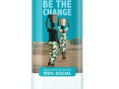 Modelo 100% social da AUARA completa 10 anos: 268 projetos em 28 países para acesso à água potável