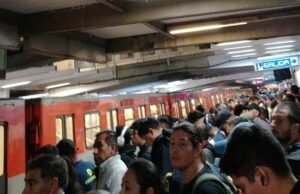 Metro CDMX e Metrobús hoje, 27 de fevereiro: Uma idosa teria morrido após cair dos trilhos da estação Zócalo/Tenochtitlán, segundo relatos.