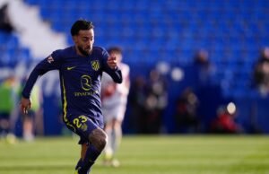O meio-campista argentino Nico González sofreu uma lesão no tendão da coxa