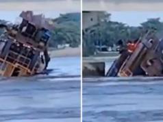 O barco que subia bateu na ponte do rio Magdalena: isso salvou a morte das pessoas que estavam lá dentro.