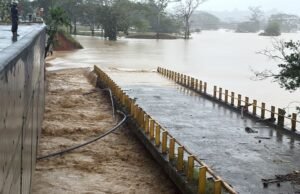 A ponte de Necoclí que liga Urabá e Montería desabou devido à enchente do rio Mulatos: mais de 7.500 famílias foram afetadas