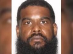 Um homem acusado de matar seu pai foi preso em Hollywood após uma briga com um animal de estimação