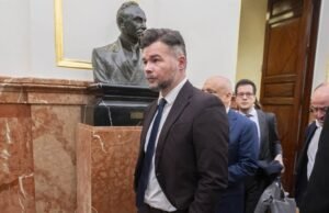 Rufián convida Junqueras para o seu evento de união da esquerda e minimiza o facto de coincidir com o encontro em Madrid.