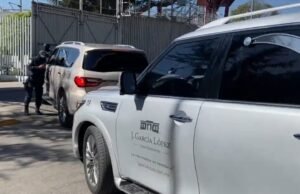 Carro funerário chegou ao Centro Federal de Perícia Forense esta semana enquanto a família tentava recuperar o corpo de El Mencho.
