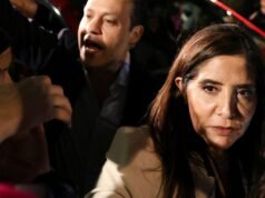 Alejandra Barrales, do MC, questiona a proposta de Sheinbaum de reduzir as pensões dos altos funcionários públicos.