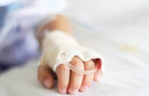 “Amanhã pode ser tarde demais”: um menino de dois anos espera por um coração depois que seu primeiro transplante falhou