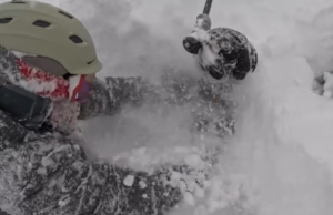 Dois amigos resgatam um homem enterrado na neve em Palisades Tahoe
