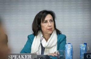 Robles destacou perante o Comissário Europeu da Defesa o compromisso com a União Europeia, a NATO e o aumento dos gastos com defesa
