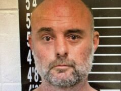 Um motorista armado matou dois policiais no Missouri e desencadeou uma caçada policial