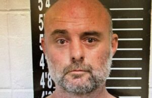 Um motorista armado matou dois policiais no Missouri e desencadeou uma caçada policial