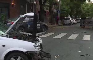 Acidente violento e capotado em Saavedra: cinco feridos após colisão entre um carro e um caminhão