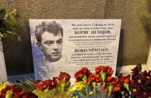 A União Europeia condenou anos de repressão na Rússia no décimo primeiro aniversário do assassinato do líder da oposição Boris Nemtsov