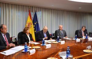 Delegação de eurodeputados para questionar o Tribunal Constitucional sobre a lei de amnistia e a relação com o Supremo Tribunal
