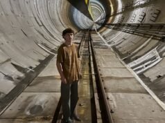 Um jovem caminha por um túnel abandonado no campo com vinte metros de profundidade: “Todo o trajeto é pura adrenalina”