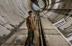 Um jovem caminha por um túnel abandonado no campo com vinte metros de profundidade: “Todo o trajeto é pura adrenalina”