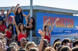 A chamada de elenco de ‘Baywatch’ traz de volta os anos 90 com entrevistas com personagens