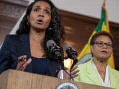 A prefeita Karen Bass tira Nithya Raman do cargo de AQMD.