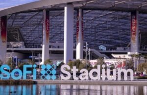 Funcionário flagrado em vídeo fazendo ameaças do ICE aos fãs do SoFi Stadium