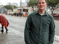 Frustrados com a falta de moradia crônica, eles encontraram uma resposta escondida na frente deles