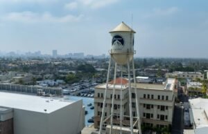 Warner Bros. Discovery disse que está considerando a nova oferta da Paramount