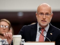 Stephen Colbert, Trump e o confronto sobre as regras de igualdade de tempo da FCC