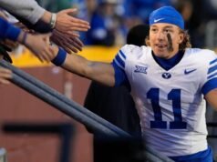 O receptor estrela da BYU, Parker Kingston, acusado de estupro