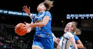 A segunda mulher da UCLA venceu o Michigan State pela 18ª vitória consecutiva