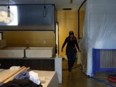 Restaurante de Los Angeles enfrenta danos causados por inundações após tempestade de inverno