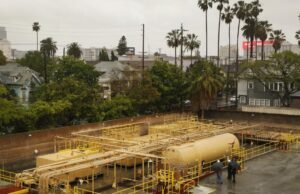 Perigoso poço de petróleo no sul de Los Angeles está obstruído após décadas de pressão comunitária