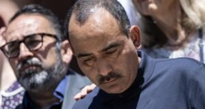 Pai mexicano de três fuzileiros navais dos EUA na Califórnia recebe anistia