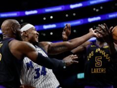 LeBron James errou a campainha quando o Lakers caiu para o Magic