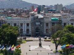 O Congresso do Peru impeachment do presidente interino depois que ele enfrentou acusações de corrupção