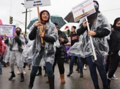 As tensões aumentam à medida que o conselho do LAUSD considera enviar 3.200 avisos de despejo