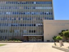 Uma mãe da Califórnia cujo filho morreu em um spa pode pegar até 15 anos de prisão