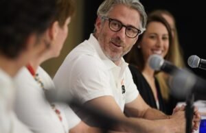 Após o arquivo de Epstein, a sobrevivência de Wasserman como chefe das Olimpíadas de Los Angeles pode se resumir a dinheiro