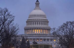 Após as críticas da Suprema Corte, os democratas pediram ao governo que devolvesse bilhões em custos de Trump