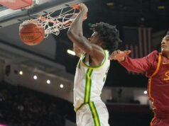 O time masculino de basquete da USC tem se recuperado ultimamente, perdendo para o Oregon